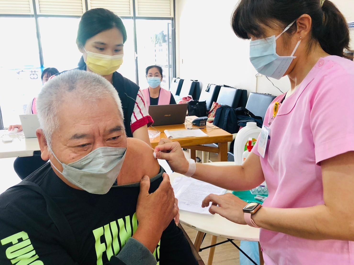 疫苗施打! 病毒遠離! 